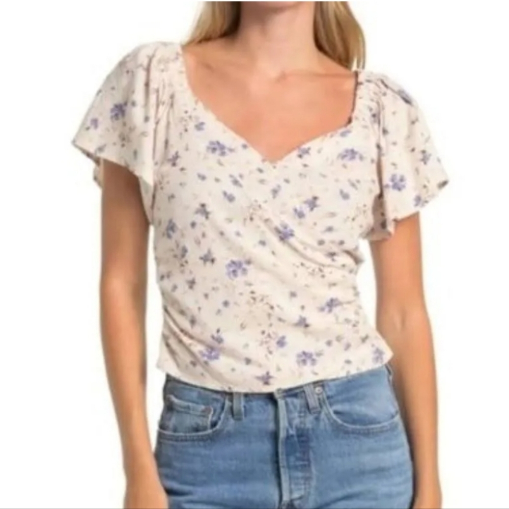 ASTR The Label Periwinkle Floral Surplice Top Flutter Sleeve Linen S Cottagecore